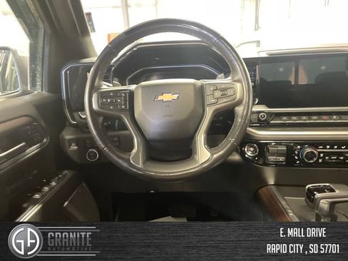 Used 2024 Chevrolet Silverado 1500 High Country image 13