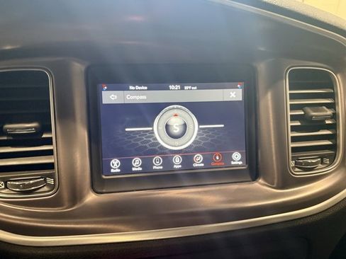 Used 2019 Dodge Charger SXT image 37