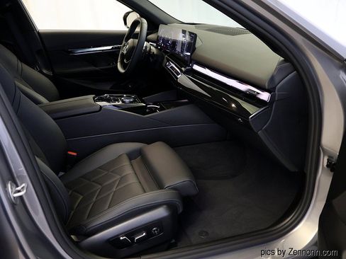Certified 2026 BMW 540i xDrive AWD/4WD image 37