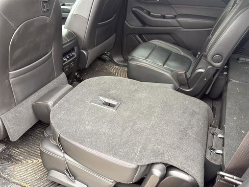 Used 2020 Chevrolet Traverse LT w/ LT Premium Package image 11