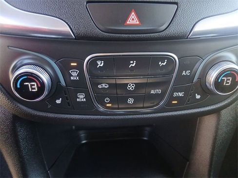 Used 2021 Chevrolet Equinox LT image 18