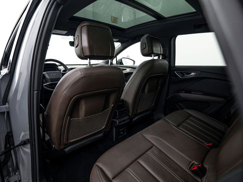 Certified 2024 Audi Q4 e-tron Prestige image 15