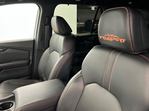 Used 2025 Honda Pilot TrailSport image 17