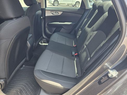 Used 2024 Kia Forte LXS w/ LXS Technology Package FWD image 11