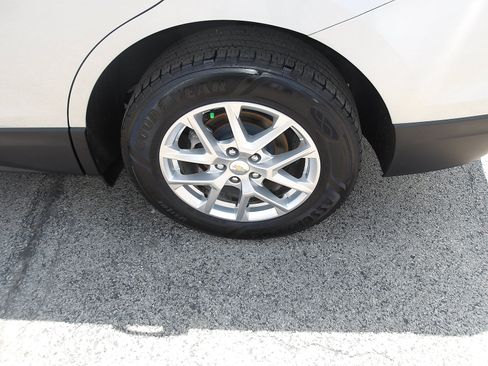 Used 2022 Chevrolet Equinox LT AWD/4WD image 21