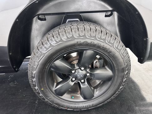 Used 2017 RAM 1500 Express w/ Black Ram 1500 Express Group image 19