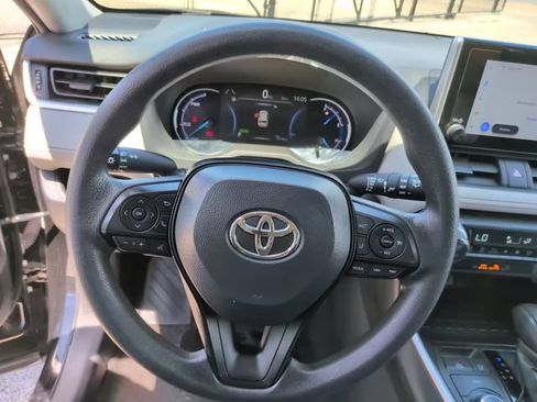 Used 2024 Toyota RAV4 XLE AWD/4WD image 14