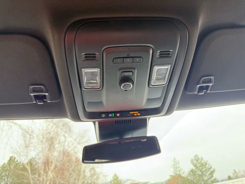 Used 2024 Chevrolet Suburban LT image 16