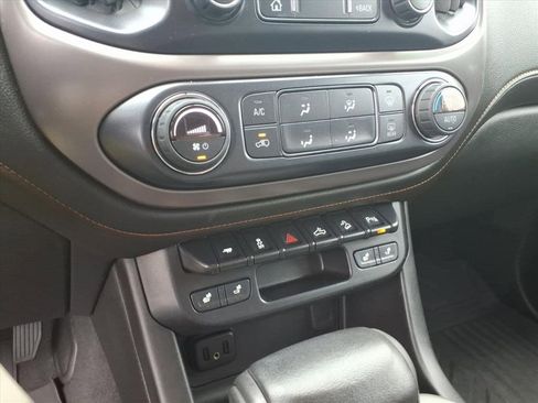 Used 2021 GMC Canyon AT4 image 25