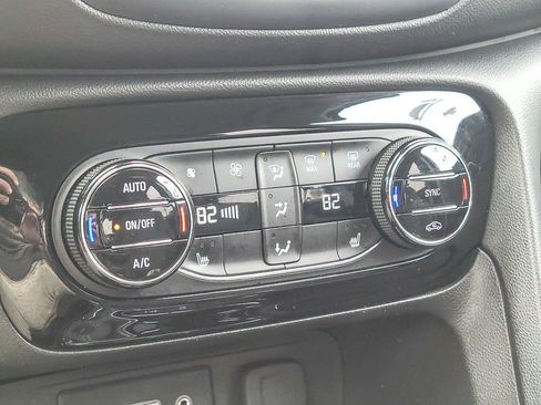 Certified 2021 Buick Encore GX Select image 15