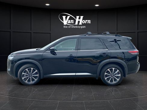 Used 2026 Nissan Pathfinder Platinum w/ Lighting Package AWD/4WD image 4