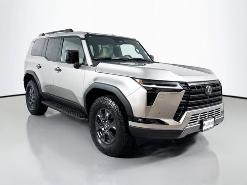 Used 2024 Lexus GX 550 AWD/4WD image 3