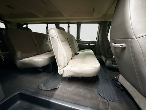 Used 2024 Chevrolet Express 3500 LT w/ LT Preferred Equipment Group RWD image 27