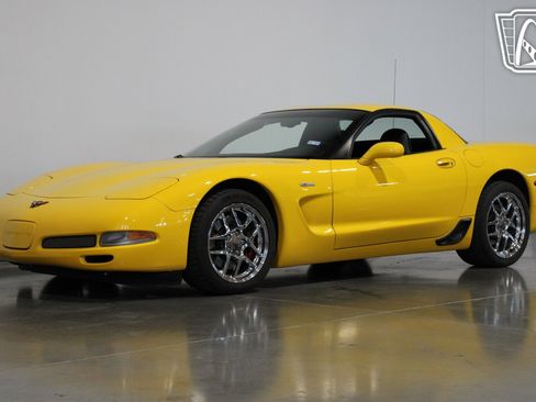 Used 2002 Chevrolet Corvette Z06 w/ Memory Pkg image 29