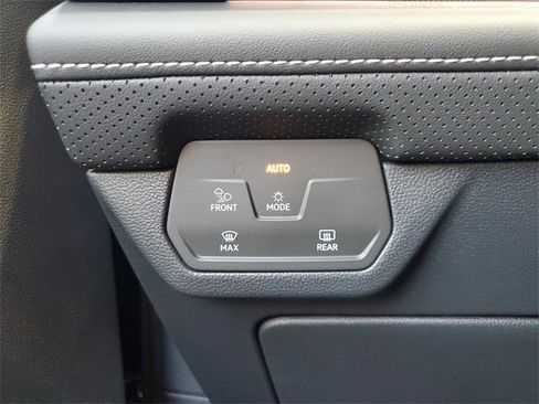 Certified 2025 Volkswagen Atlas Cross Sport SEL Premium R-Line image 29