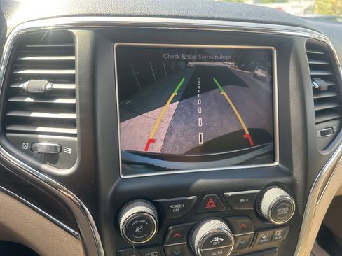 Used 2016 Jeep Grand Cherokee Limited AWD/4WD image 24