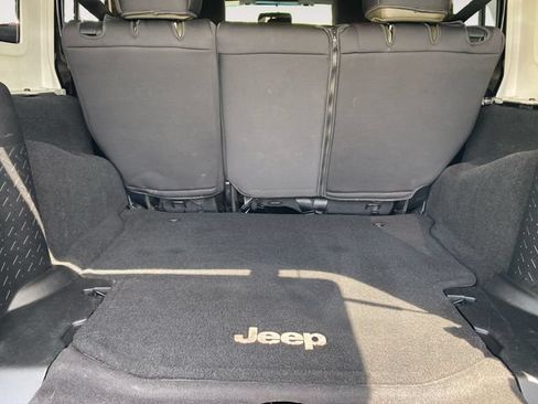Used 2016 Jeep Wrangler Unlimited Sahara w/ Max Tow Package AWD/4WD image 29