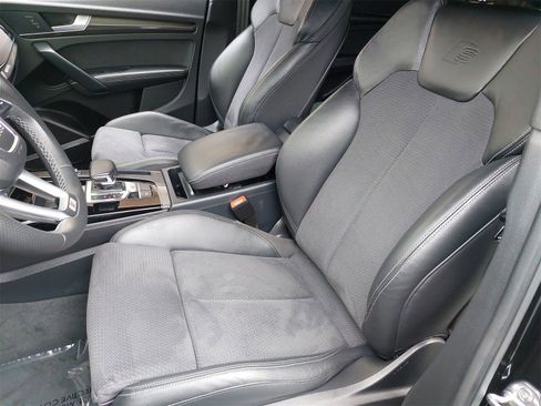 Used 2023 Audi SQ5 Prestige w/ Prestige Package image 16