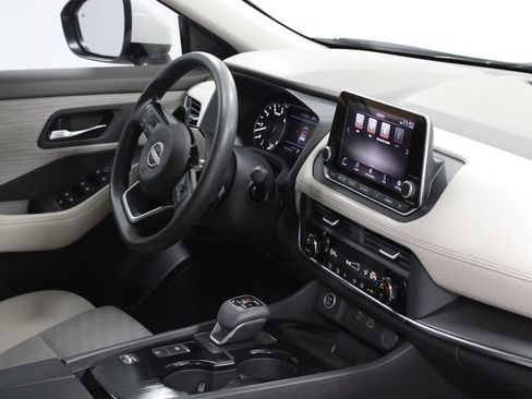 Used 2023 Nissan Rogue SV FWD image 27