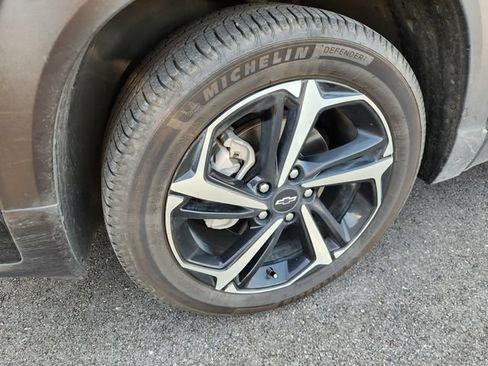 Used 2021 Chevrolet TrailBlazer RS w/ Sun and Liftgate Package FWD image 10