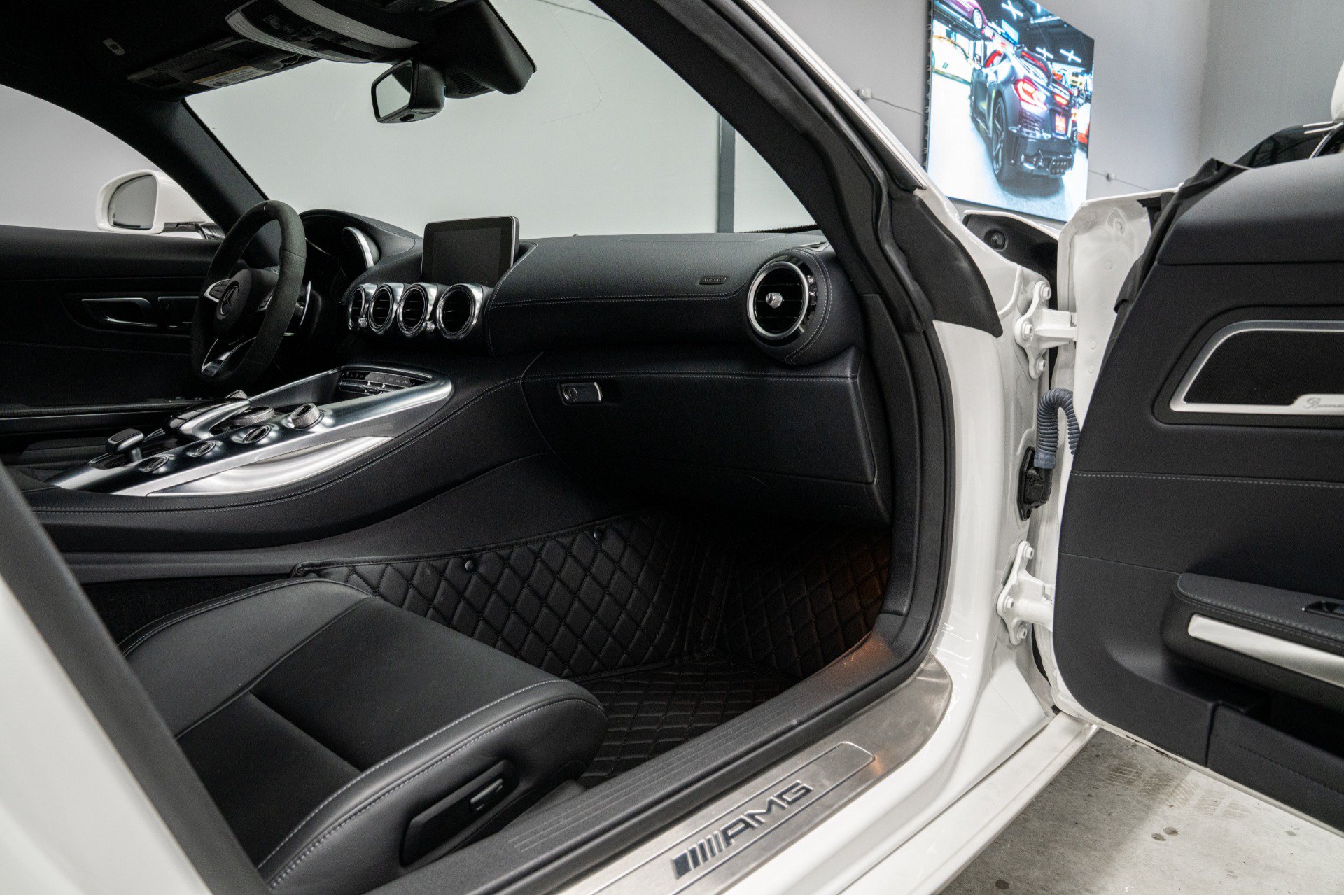 Used 2016 Mercedes-Benz AMG GT S image 22