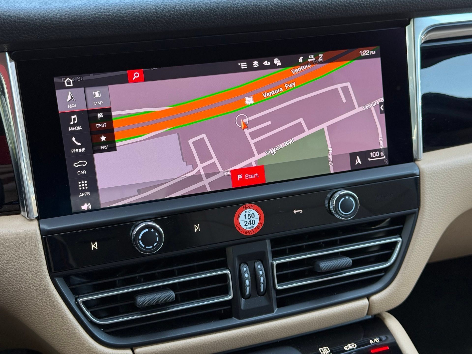 Certified 2026 Porsche Macan AWD/4WD image 21