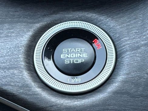 Used 2025 Jeep Grand Cherokee L Limited image 19