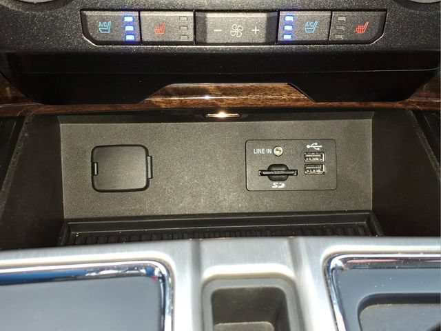 Used 2015 Ford F150 Platinum w/ Equipment Group 701A Luxury AWD/4WD image 20