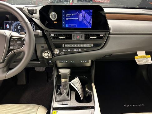 New 2025 Lexus ES 300h w/ Premium Package image 13