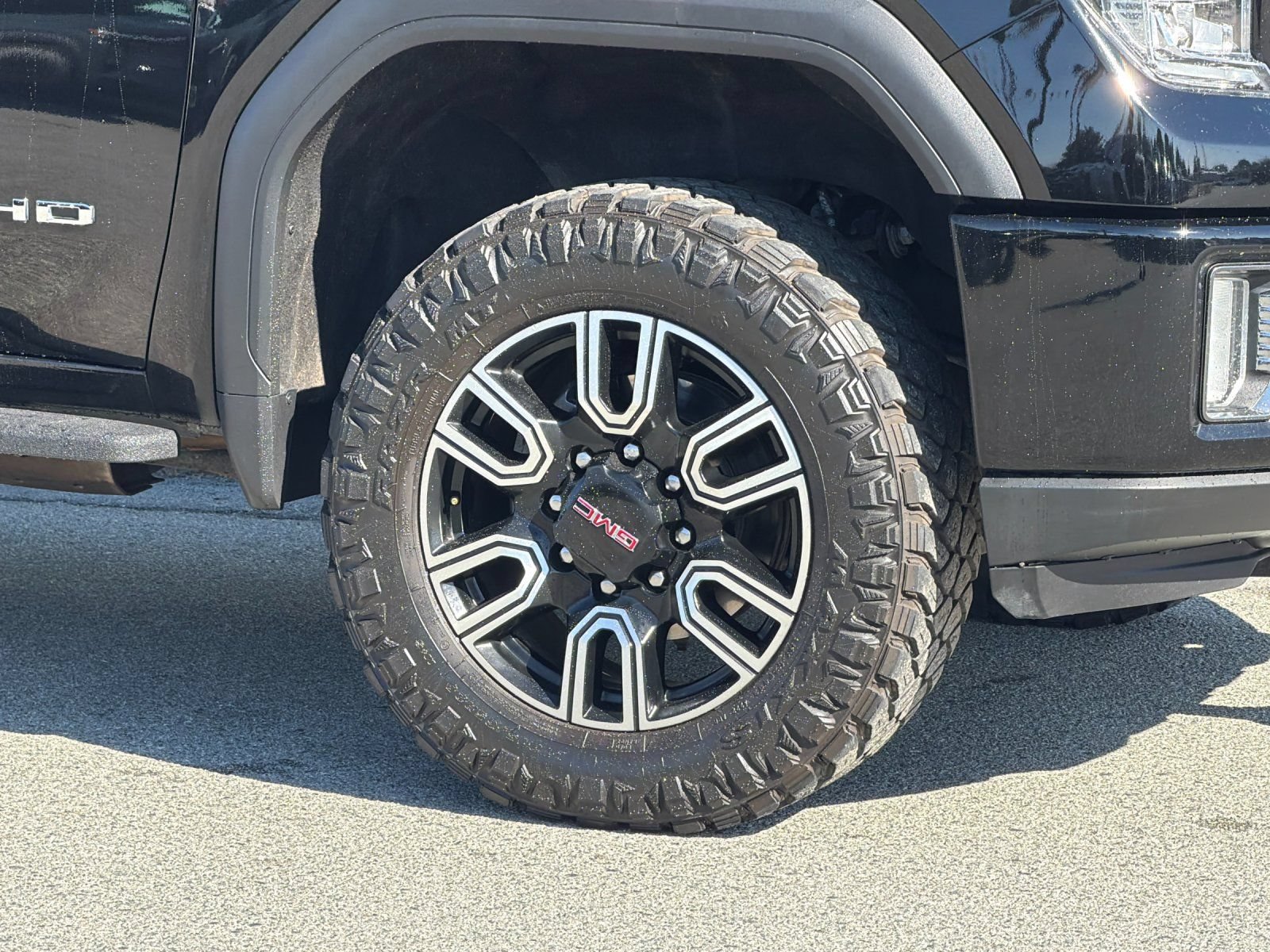 Used 2022 GMC Sierra 2500 AT4 w/ AT4 Premium Plus Package AWD/4WD image 34