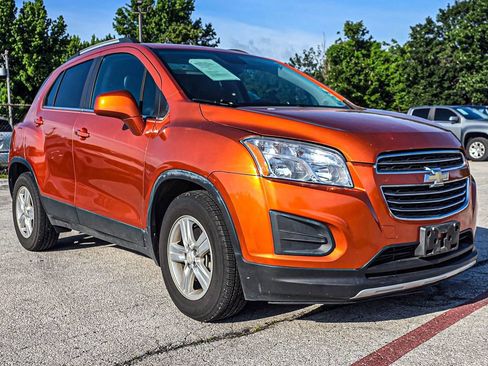 Used 2016 Chevrolet Trax LT w/ LT Convenience Package FWD image 1