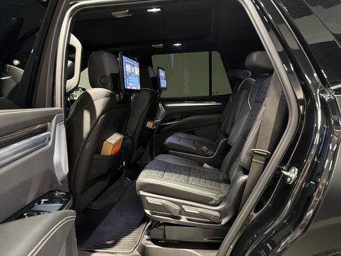 Used 2025 Cadillac Escalade V AWD/4WD image 23