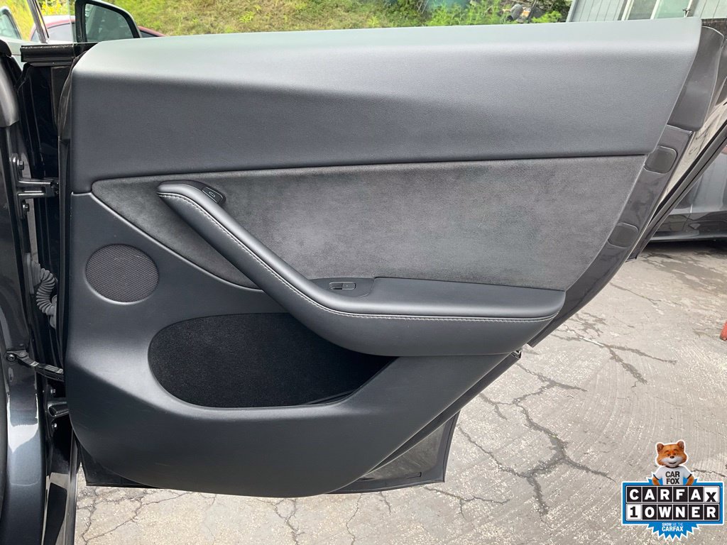 Used 2024 Tesla Model Y 2WD image 55