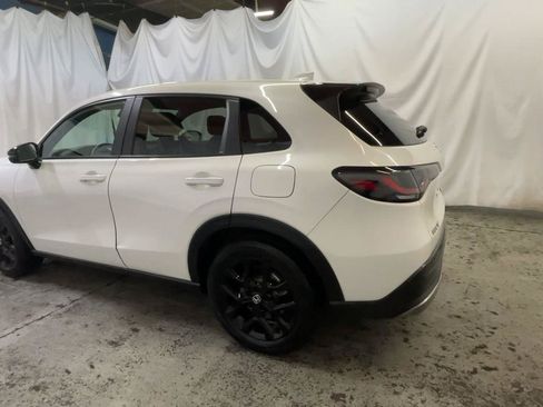 Used 2024 Honda HR-V Sport image 9