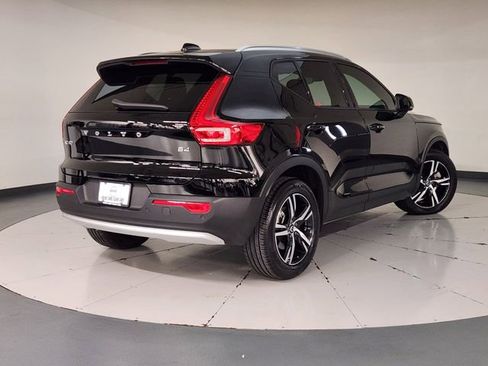 Used 2023 Volvo XC40 B4 Core w/ Protection Package Premier FWD image 2