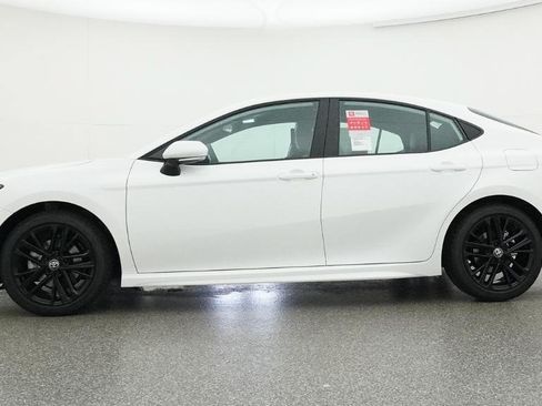 Used 2026 Toyota Camry SE FWD image 54