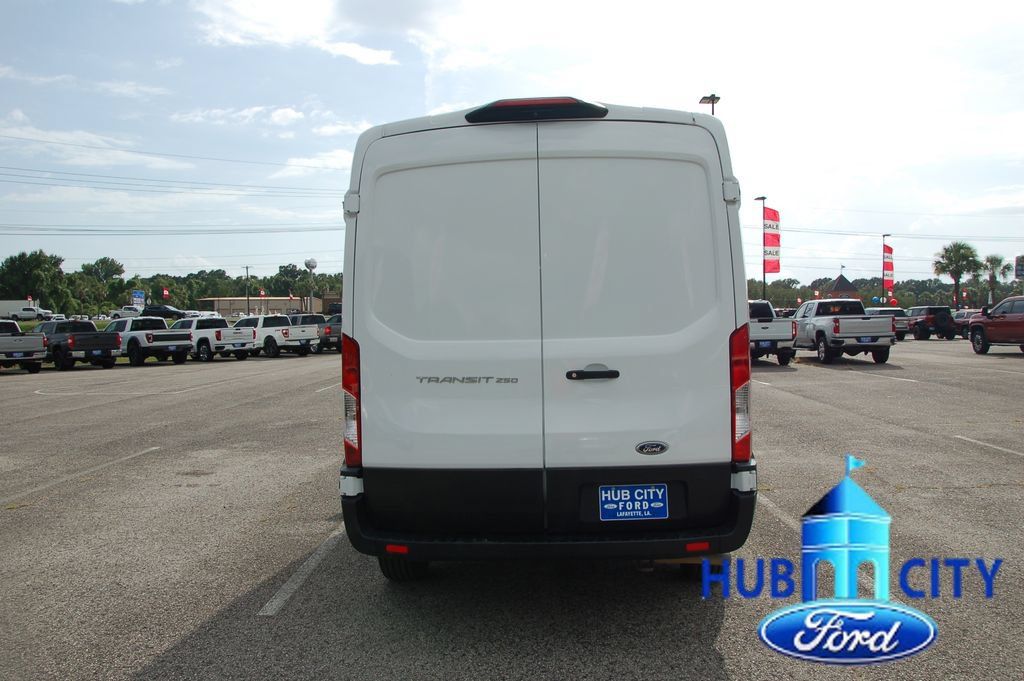 Used 2023 Ford Transit 250 Medium Roof RWD image 4