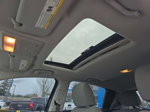 Used 2015 Chevrolet Sonic LT w/ Fun and Sun Package image 18