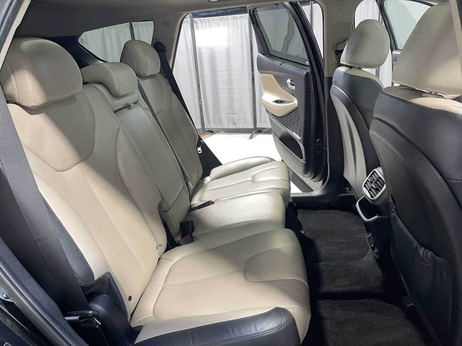 Used 2020 Hyundai Santa Fe Limited AWD/4WD image 13