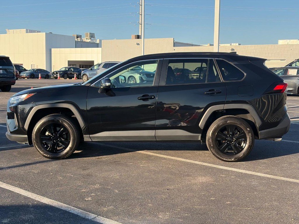 Used 2023 Toyota RAV4 XLE AWD/4WD image 7