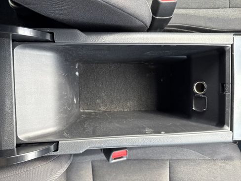 Used 2025 Toyota Camry LE w/ Convenience Package image 30