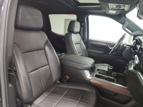 Used 2023 Chevrolet Silverado 1500 High Country w/ High Country Premium Package AWD/4WD image 16