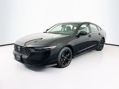 Used 2025 Honda Accord SE image 3