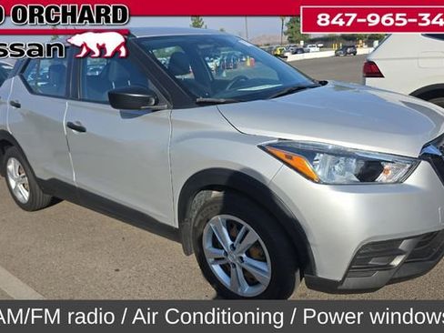 Used 2020 Nissan Kicks S image 3