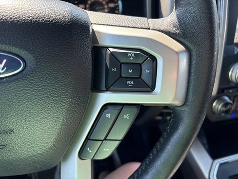 Used 2017 Ford F150 Lariat w/ Equipment Group 502A Luxury AWD/4WD image 12