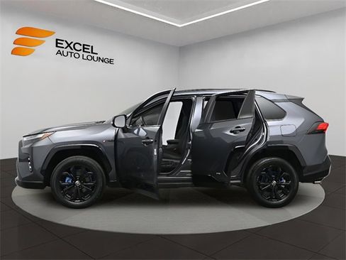 Used 2022 Toyota RAV4 SE image 51