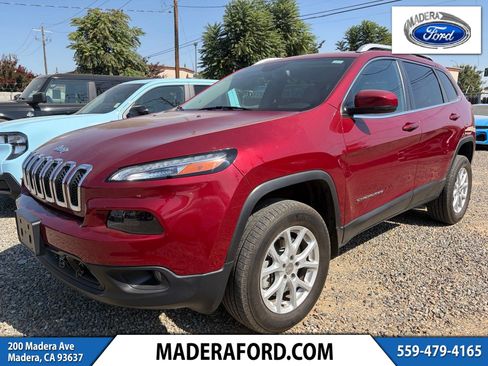 Used 2017 Jeep Cherokee Latitude AWD/4WD image 1