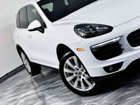 Used 2018 Porsche Cayenne S AWD/4WD image 4