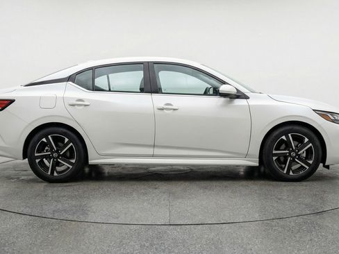 Used 2025 Nissan Sentra SV FWD image 11