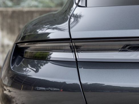 Certified 2023 Porsche Taycan 4 Cross Turismo image 18